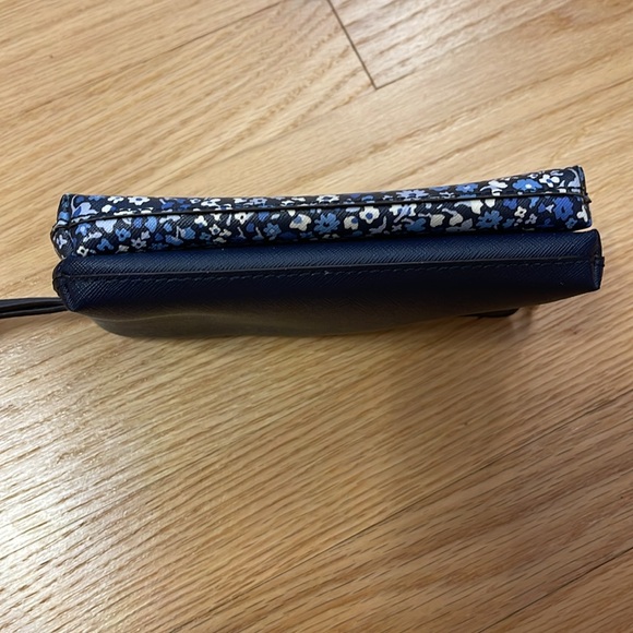 Michael Kors wallet mini bag wristlet with flower design, navy blue - Picture 6 of 6